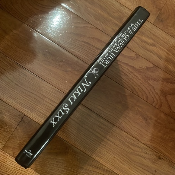 Nikki Sixx this is gonna hurt book - Picture 2 of 5